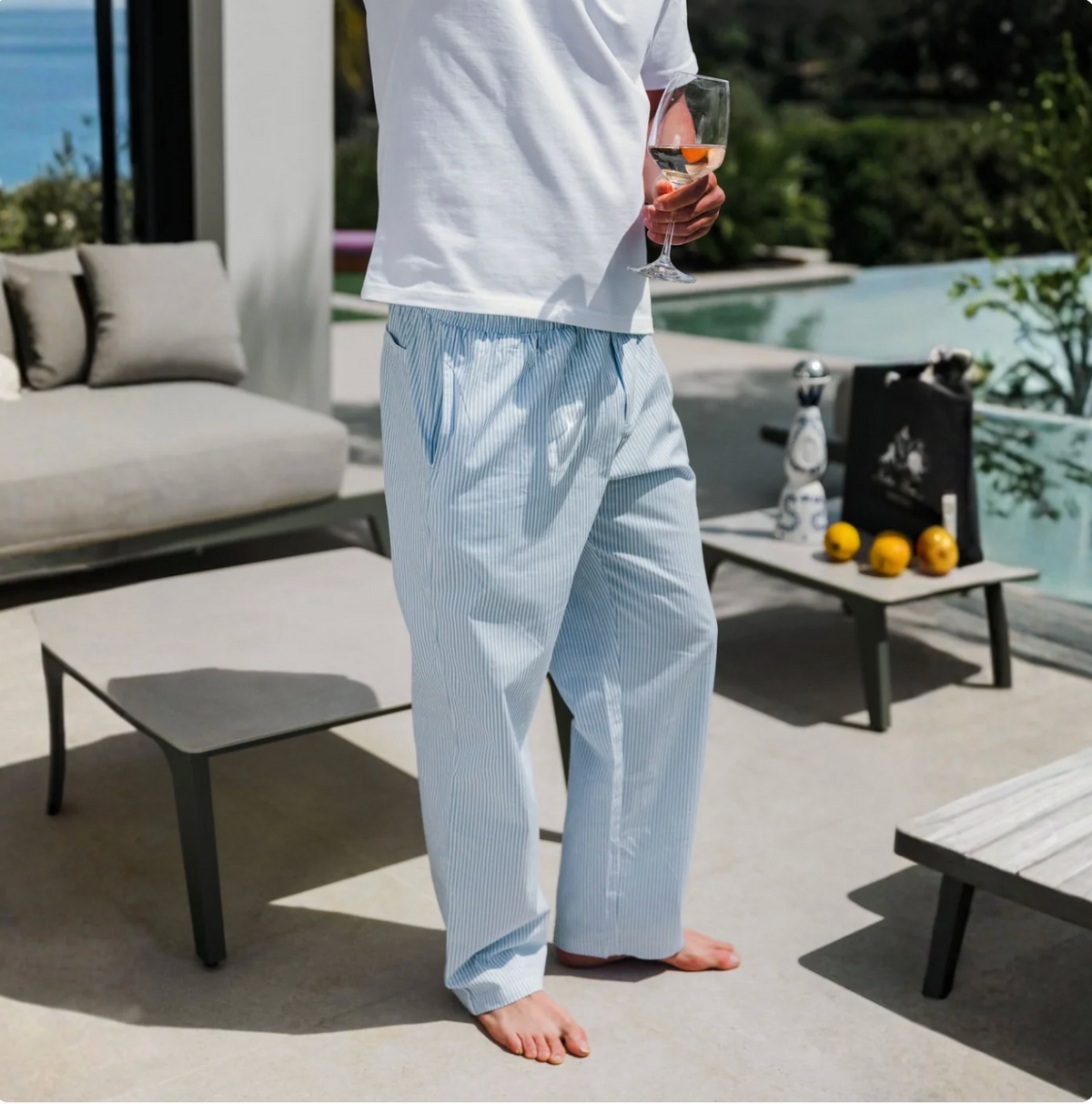 Pantalón de lino azul y blanco
