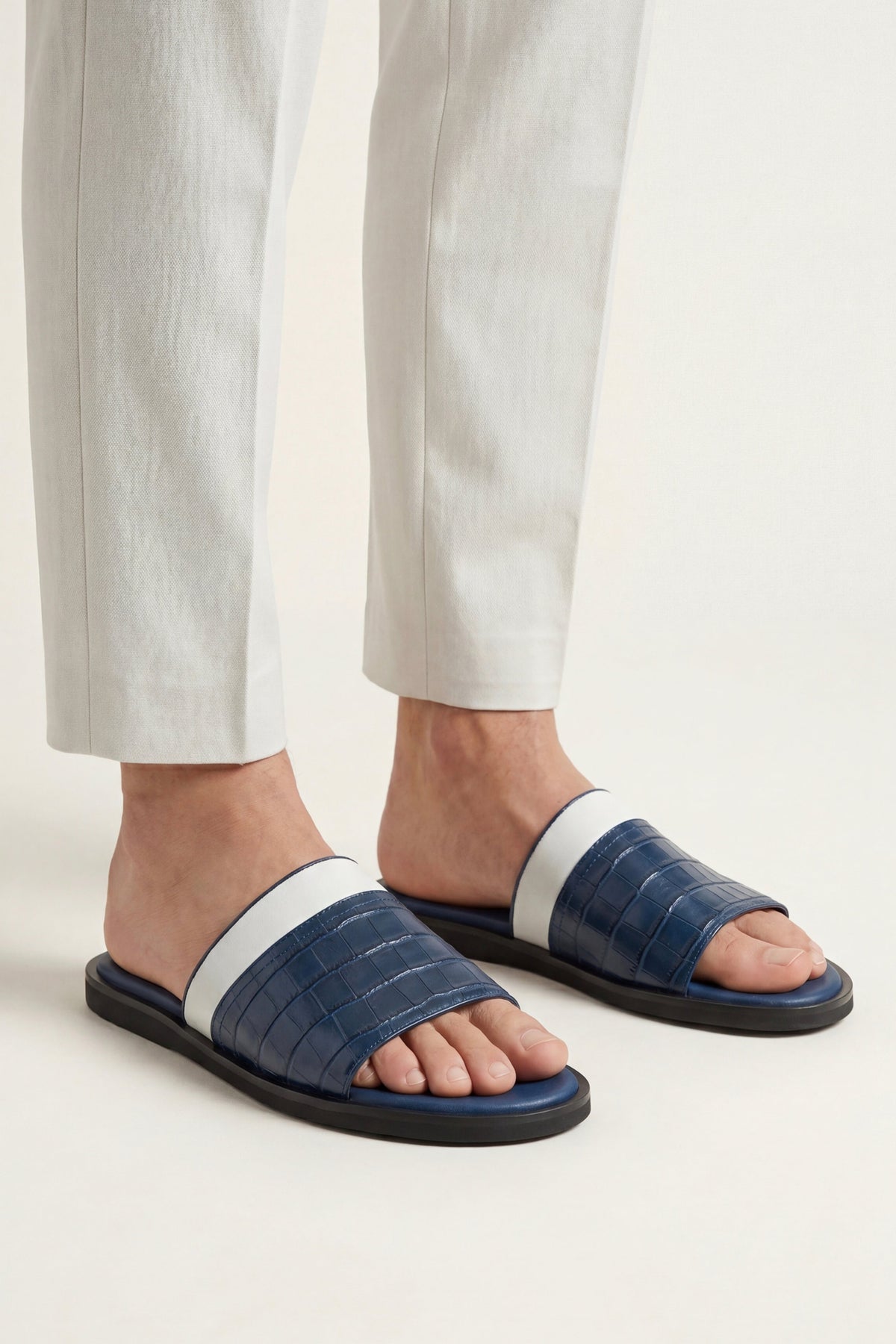 Chancla Milano efecto cocodrilo azul marino
