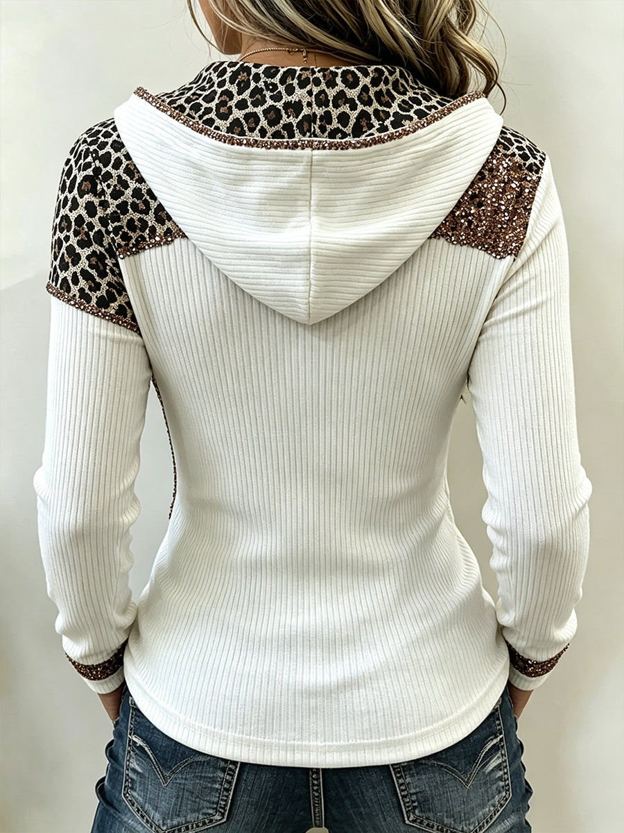 Top de punto con capucha de leopardo